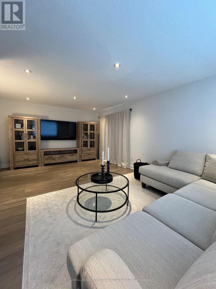 Property Photo:  6 Andrea Lane  ON L4L 1E7 
