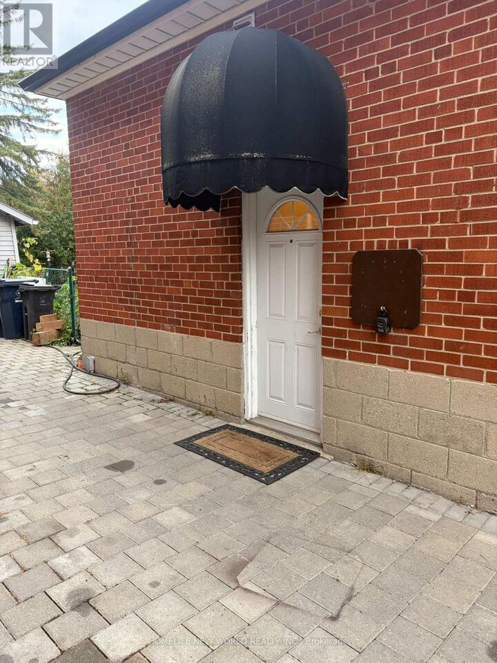 Property Photo: 374 Horsham Avenue ON M2R 1G9