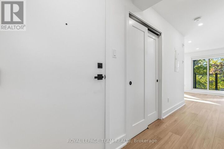Property Photo:  100 Hamilton Avenue North 8  ON K1Y 1B9 
