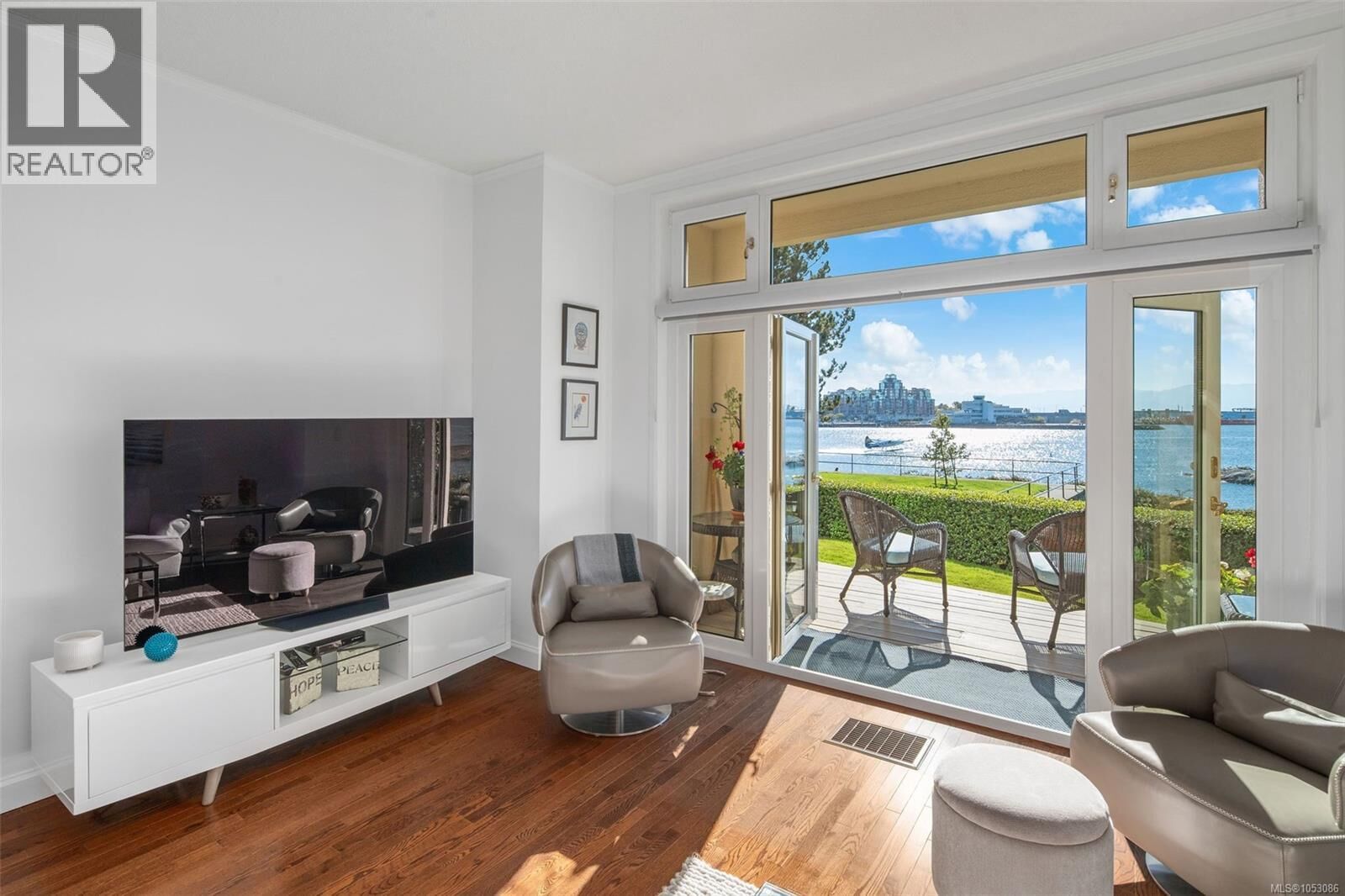Property Photo:  208 Russell Street 90  BC V9A 3X2 
