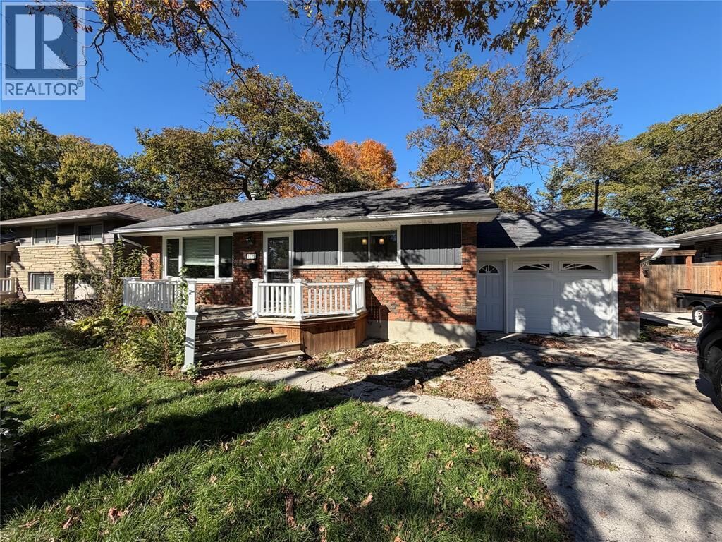 Property Photo: 1282 Cathcart Boulevard ON N7S 2H8