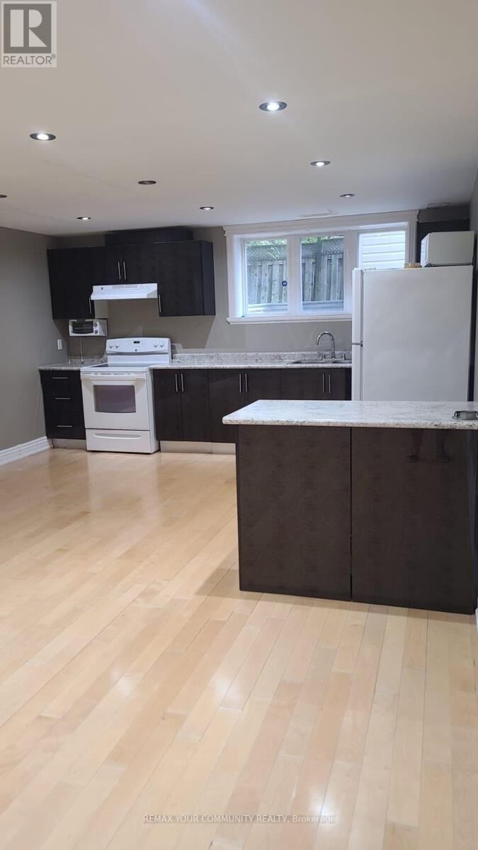 Property Photo: 39 Treeline Boulevard Basem. ON L6P 1E4