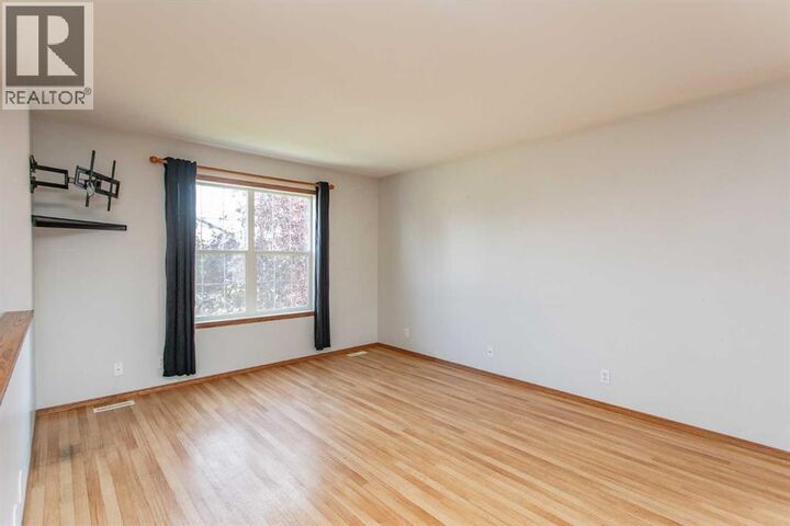 Property Photo: 273 Kendrew Drive AB T4P 3Y9