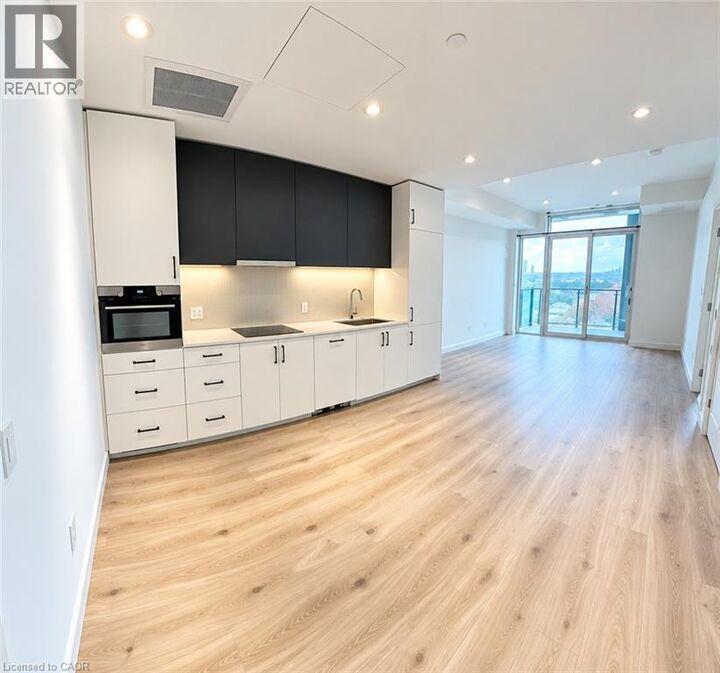 Property Photo:  741 King Street West 1705  ON N2G 1E5 