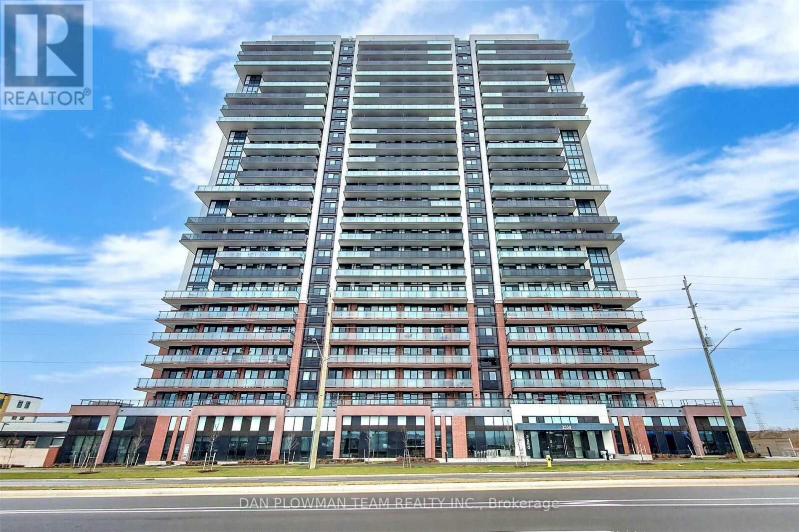 Property Photo: 2550 Simcoe Street North 508 ON L1L 0R5