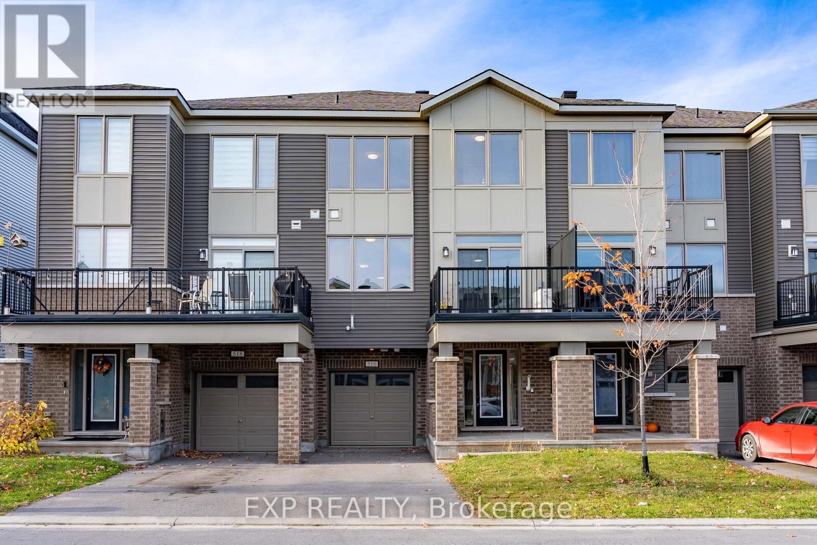 Property Photo: 516 Rye Grass Way ON K2J 7A1
