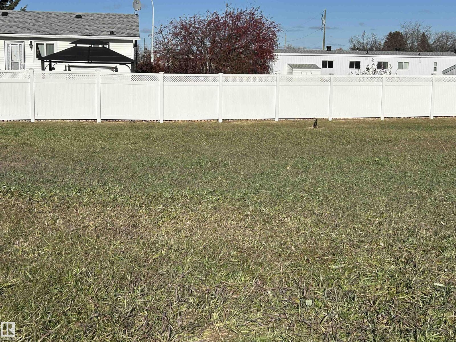 Property Photo:  416 Namepi Crescent  AB T0A 3J0 
