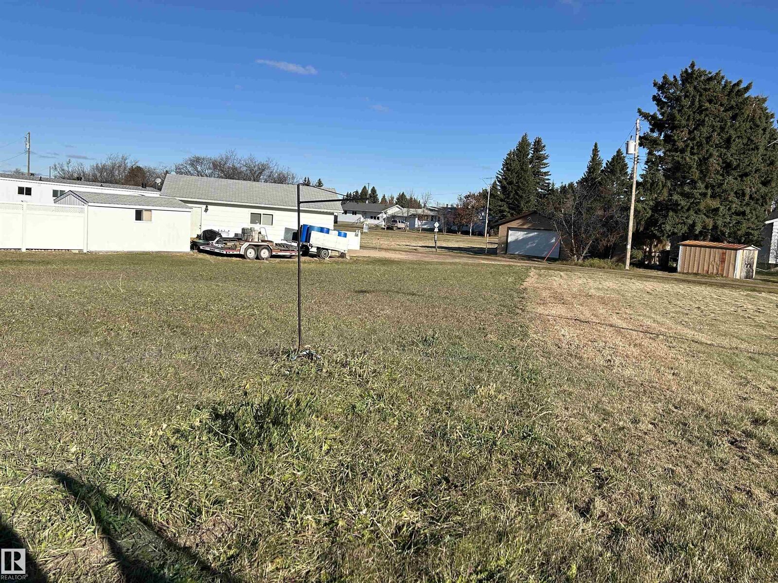Property Photo:  414 Namepi Crescent  AB T0A 3J0 