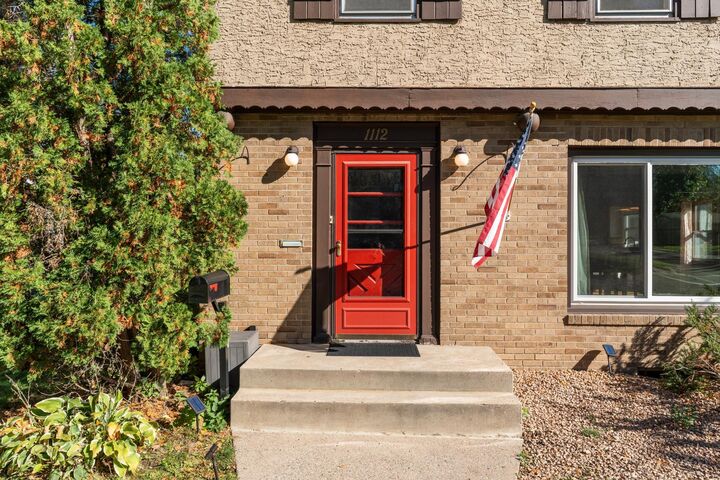 Property Photo:  1112 Seminole Avenue  MN 55118 