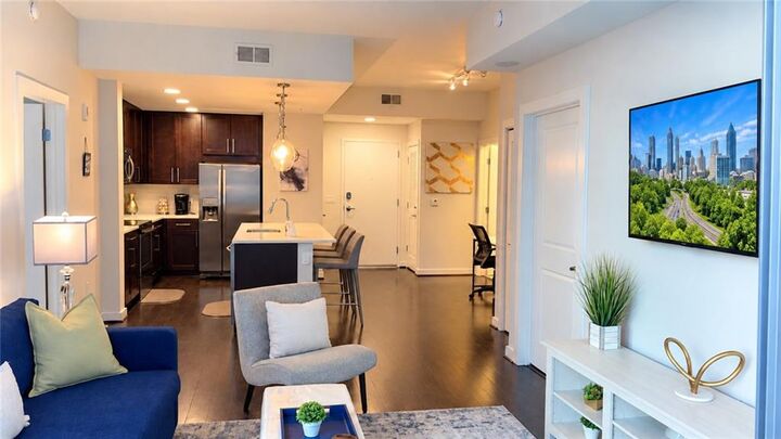 Property Photo: 3380 NE Peachtree Road NE S06 GA 30326