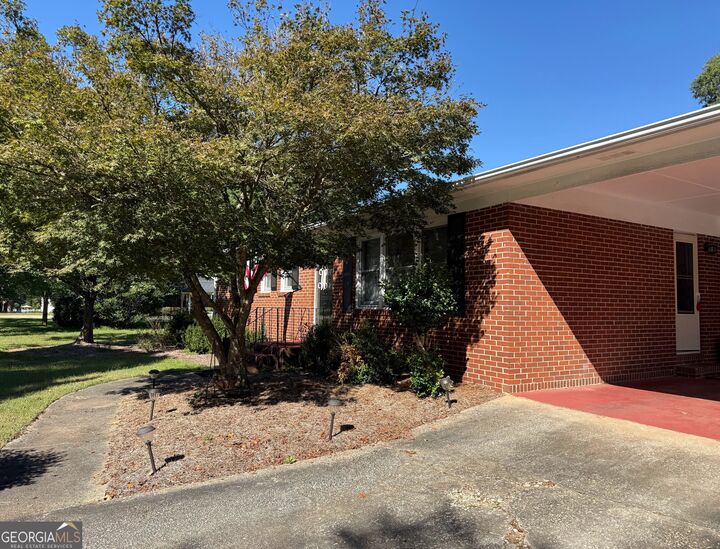 Property Photo: 121 Carter Avenue GA 30117