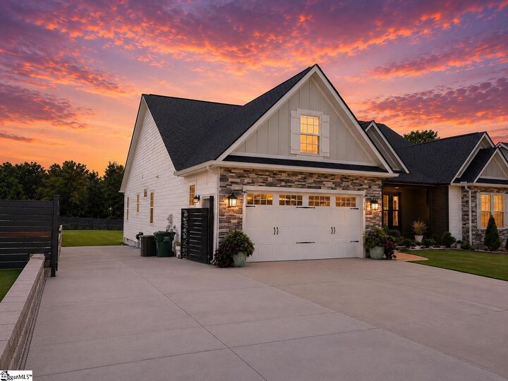 Property Photo:  115 Weatherly Road  SC 29349 