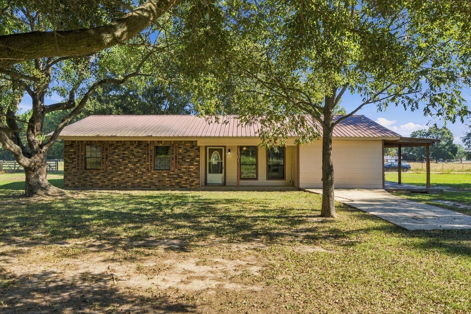 Property Photo:  1701 Hwy 15  MS 39476 