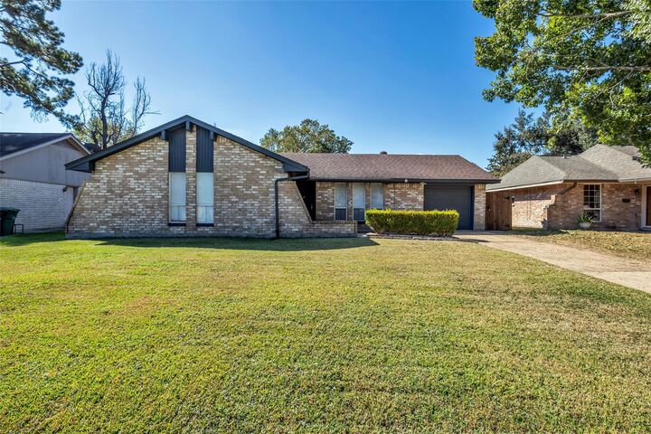 Property Photo:  2530 Meandering Trail  TX 77339 