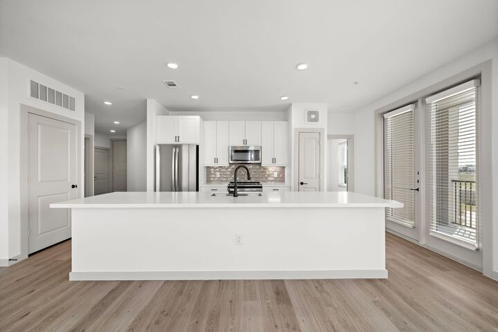 Property Photo:  6030 Texas Heritage Parkway B3  TX 77441 