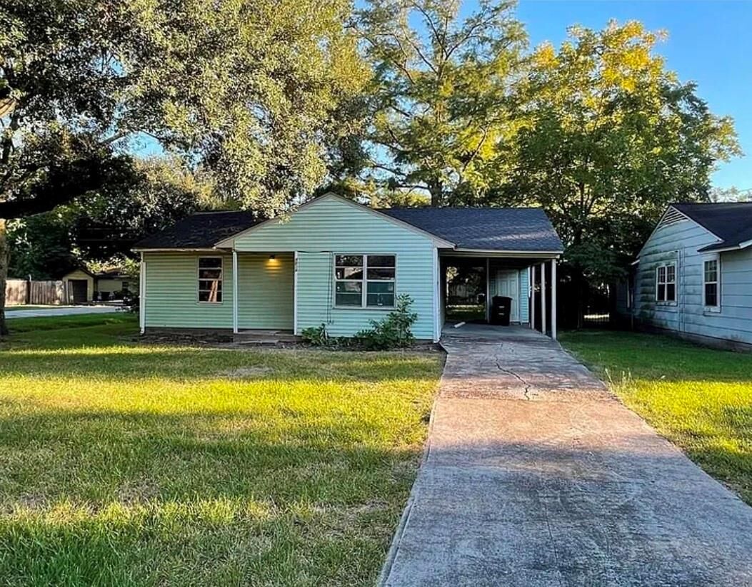 Property Photo: 4834 Angleton Street TX 77033
