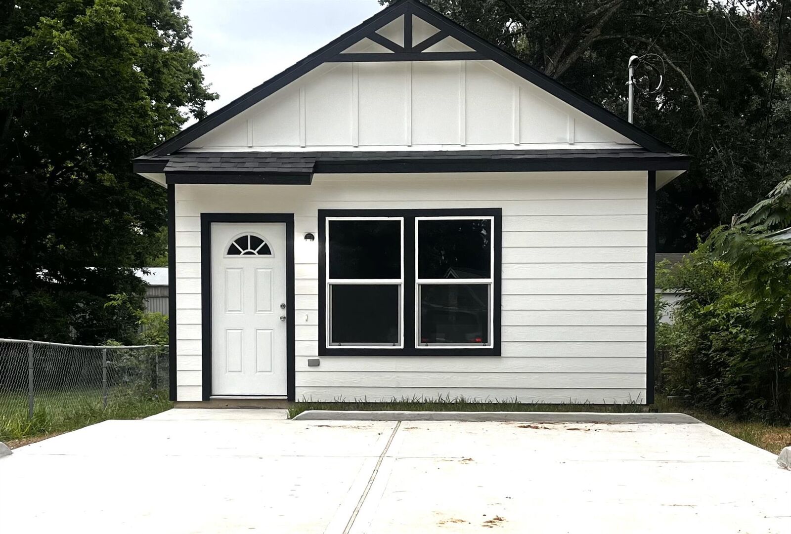 Property Photo: 9083 Marigold Street TX 77318