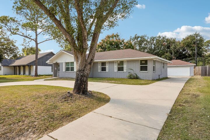 Property Photo:  5226 W Bellfort Avenue  TX 77035 