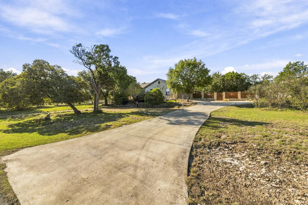 Property Photo:  312 Cave Springs Dr  TX 78024 