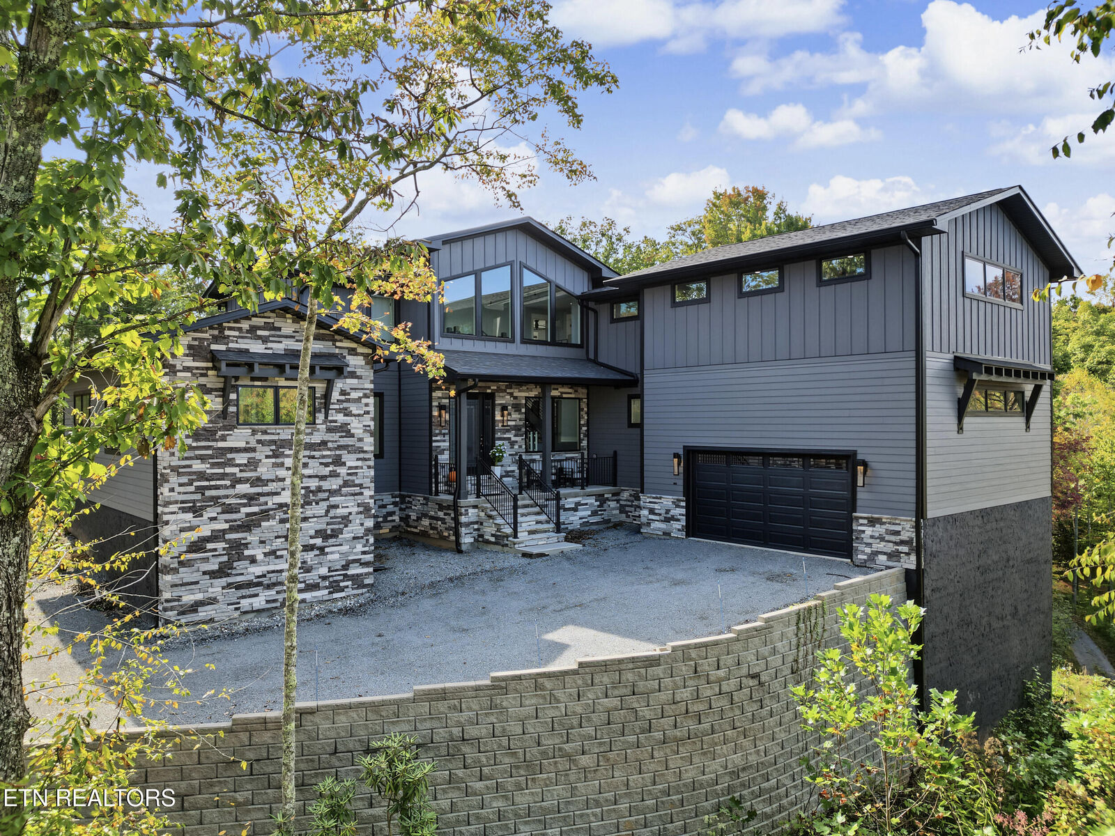 Property Photo: 1182 Johns Branch Rd TN 37738