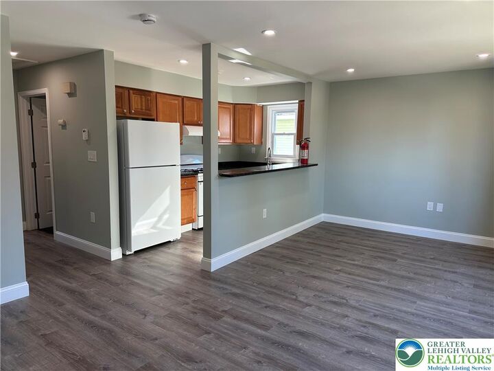 Property Photo:  418 McKeen Street 4  PA 18042 