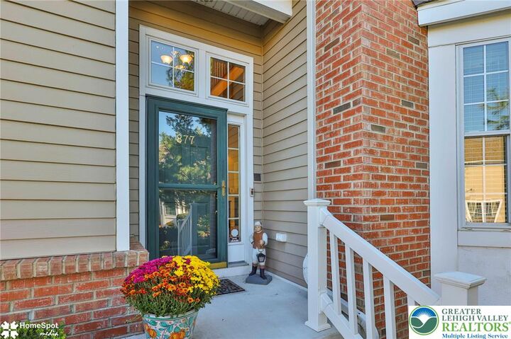 Property Photo: 877 Sonoma Lane PA 18040