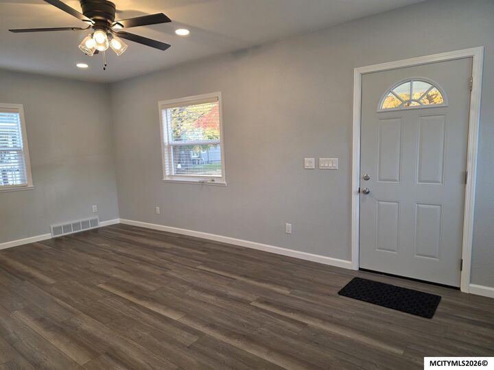 Property Photo:  326 14th St. NW  IA 50401 
