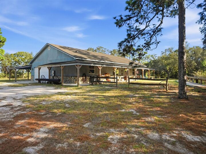 Property Photo:  15432 Dennis Drive  FL 34669 