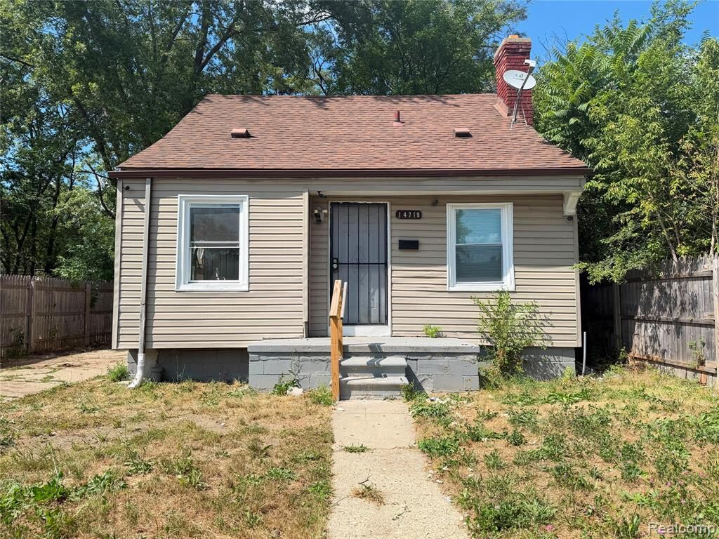 Property Photo:  14719 Houston Whittier Street  MI 48205 4172 