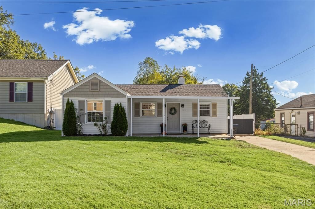 Property Photo: 7904 Kingwood Street MO 63123