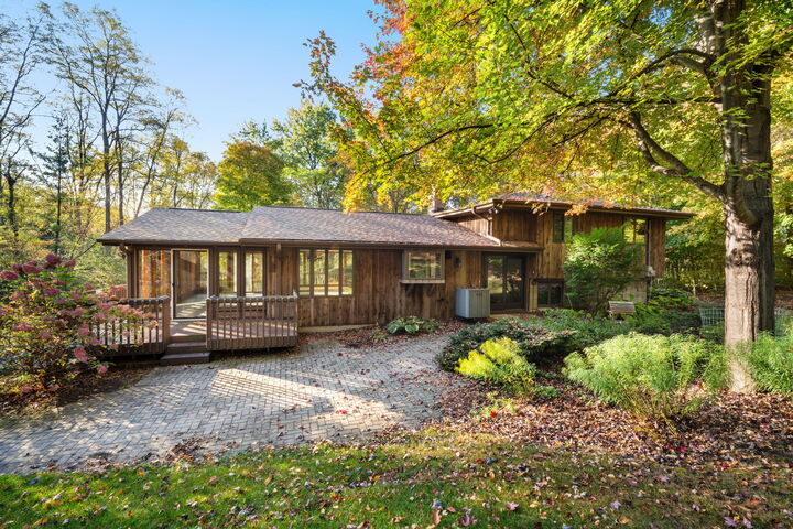 Property Photo:  S46w22328 Tansdale Rd  WI 53189 