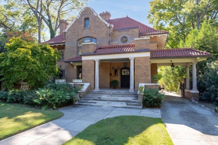 Property Photo:  1487 Central Ave  TN 38104 