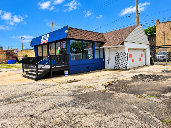 Property Photo:  2901 N Cicero Avenue  IL 60641 