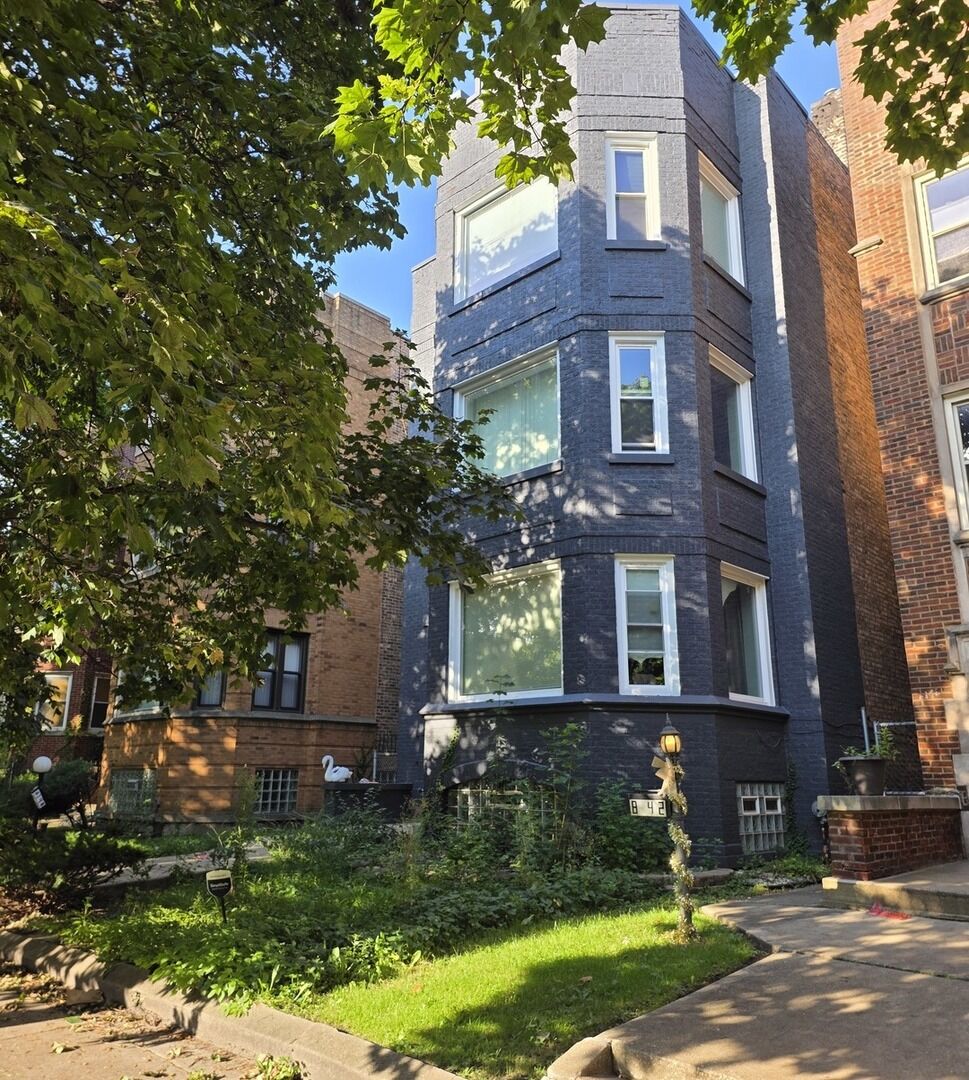 Property Photo: 8146 S Langley Avenue IL 60619