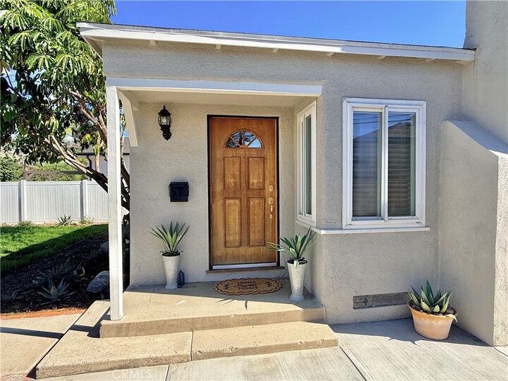 Property Photo:  10314 Stagg Street  CA 91352 