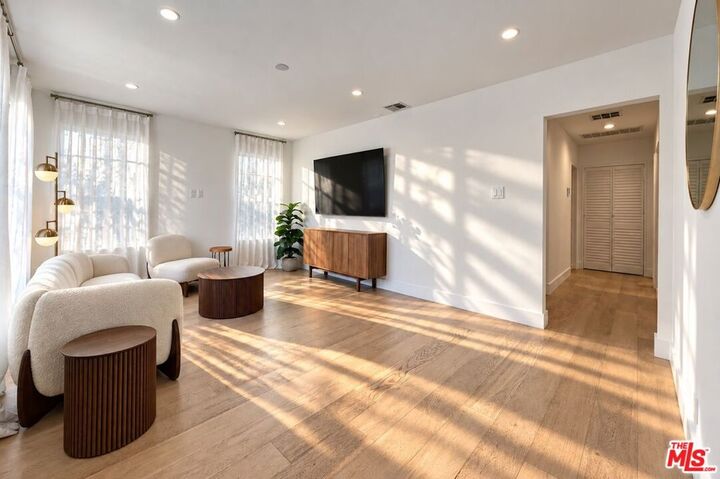Property Photo:  5143 Newcastle Avenue  CA 91316 
