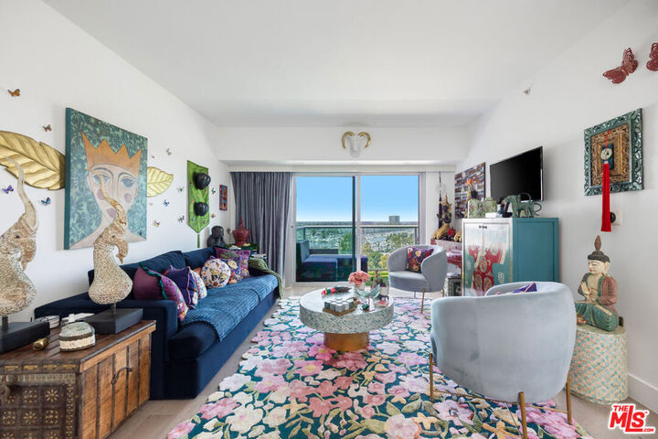 Property Photo:  13700 Marina Pointe Drive 1016  CA 90292 