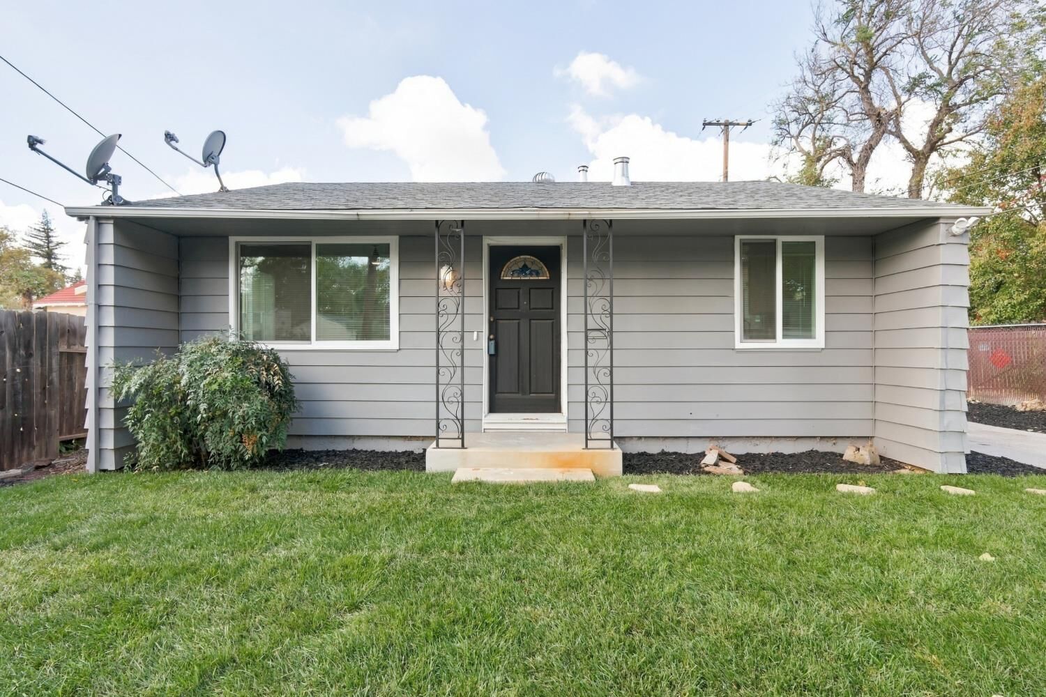 Property Photo:  2532 Santa Cruz Way  CA 95817 