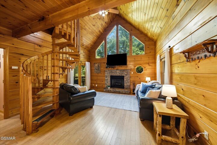 Property Photo: 3163 Sourwood Way TN 37862