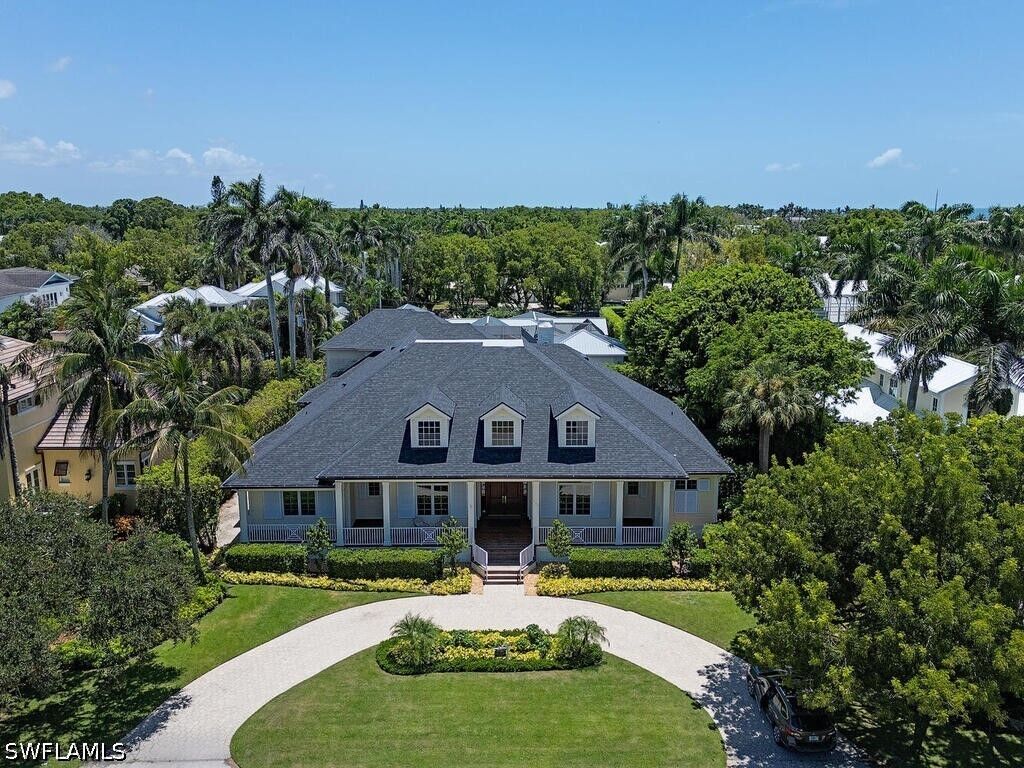 Property Photo:  194 4th Avenue N  FL 34102 