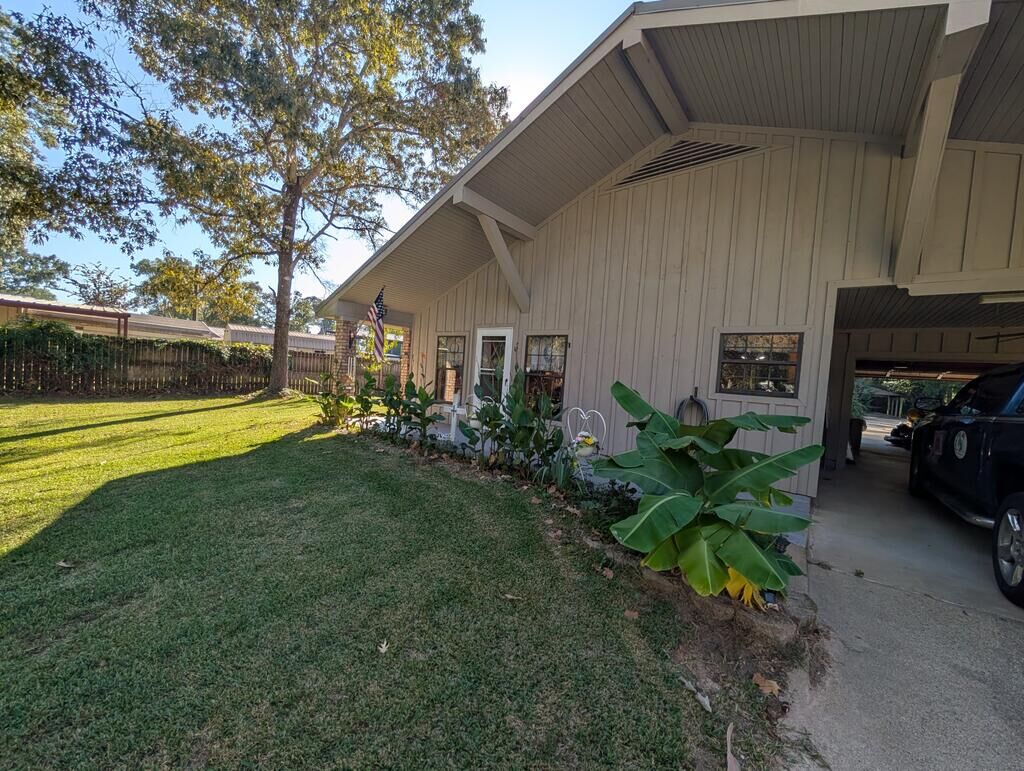 Property Photo: 912 Twin Cedar Drive TX 75948