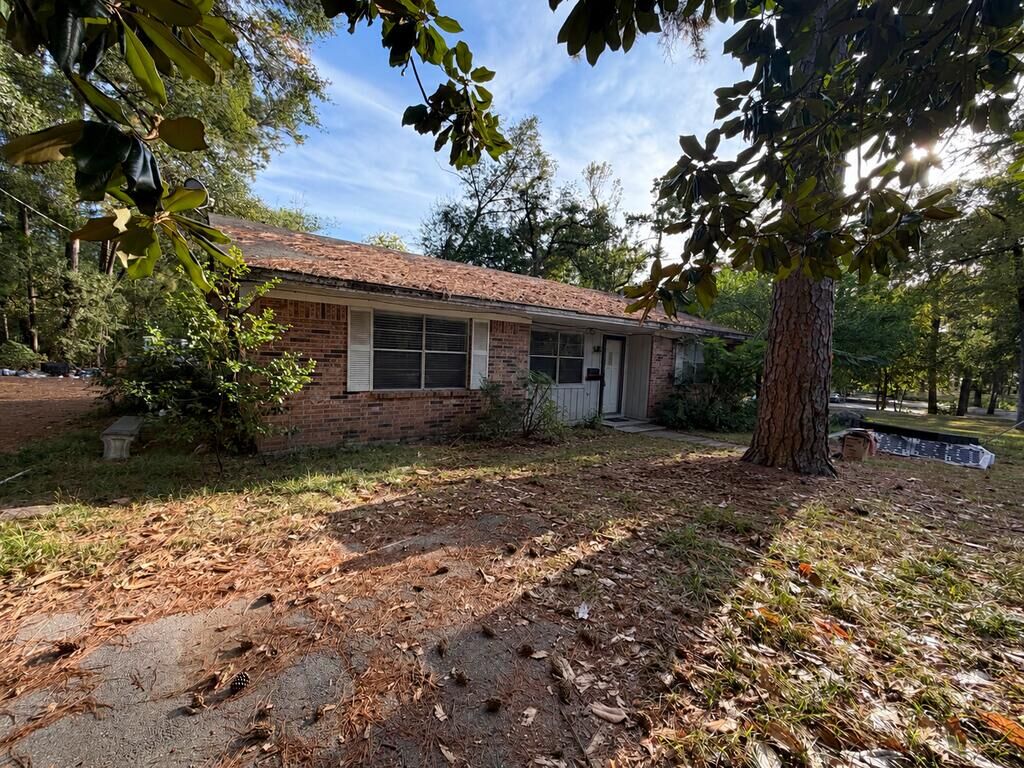 Property Photo:  401 Pershing Avenue  TX 75904 