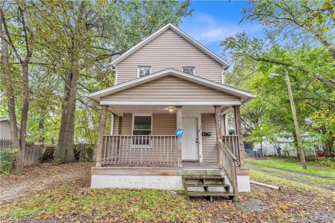 Property Photo:  1325 Curtis Street  OH 44301 