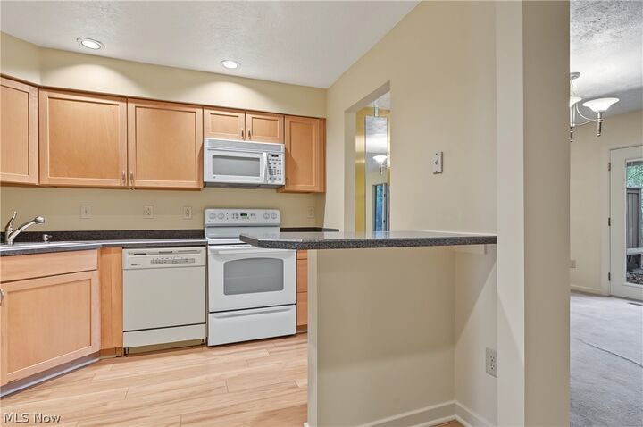 Property Photo: 4458 Willow Creek Drive SE OH 44484