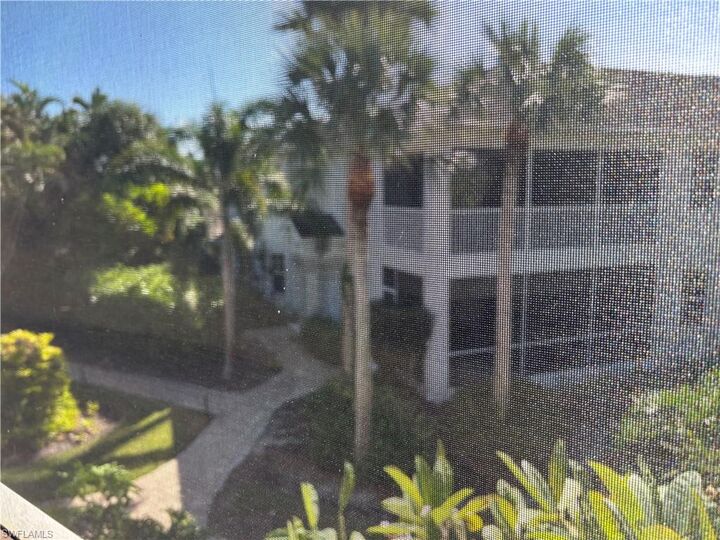 Property Photo:  5020 Marina Cove Dr 201  FL 34112 