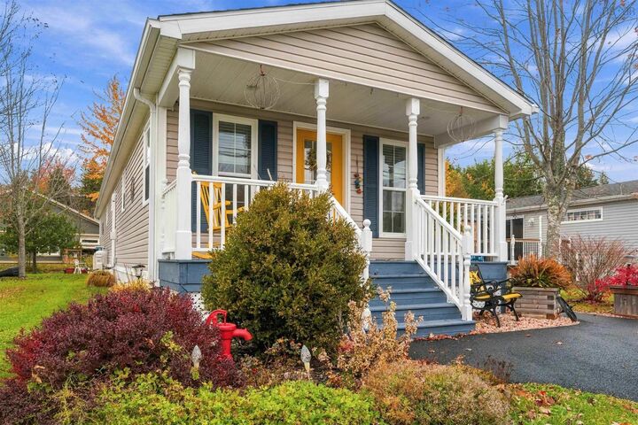 Property Photo: 38 Irven Drive NS B0N 2T0