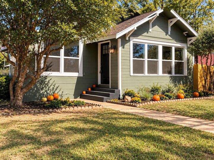 Property Photo:  1104 Park Street  TX 75401 