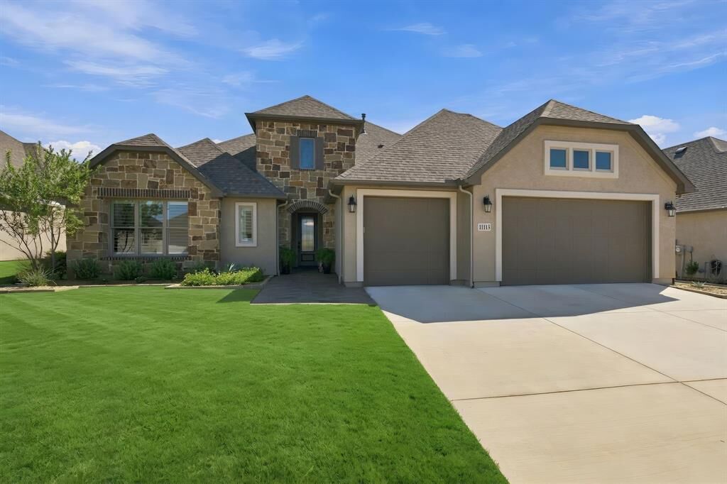 Property Photo:  11113 Mica Lane  TX 76207 