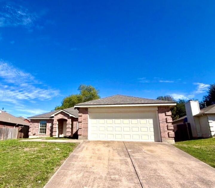 Property Photo:  1121 Doreen Street  TX 76108 