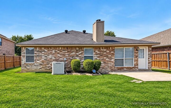 Property Photo: 7217 Fossil Hill Drive TX 76002